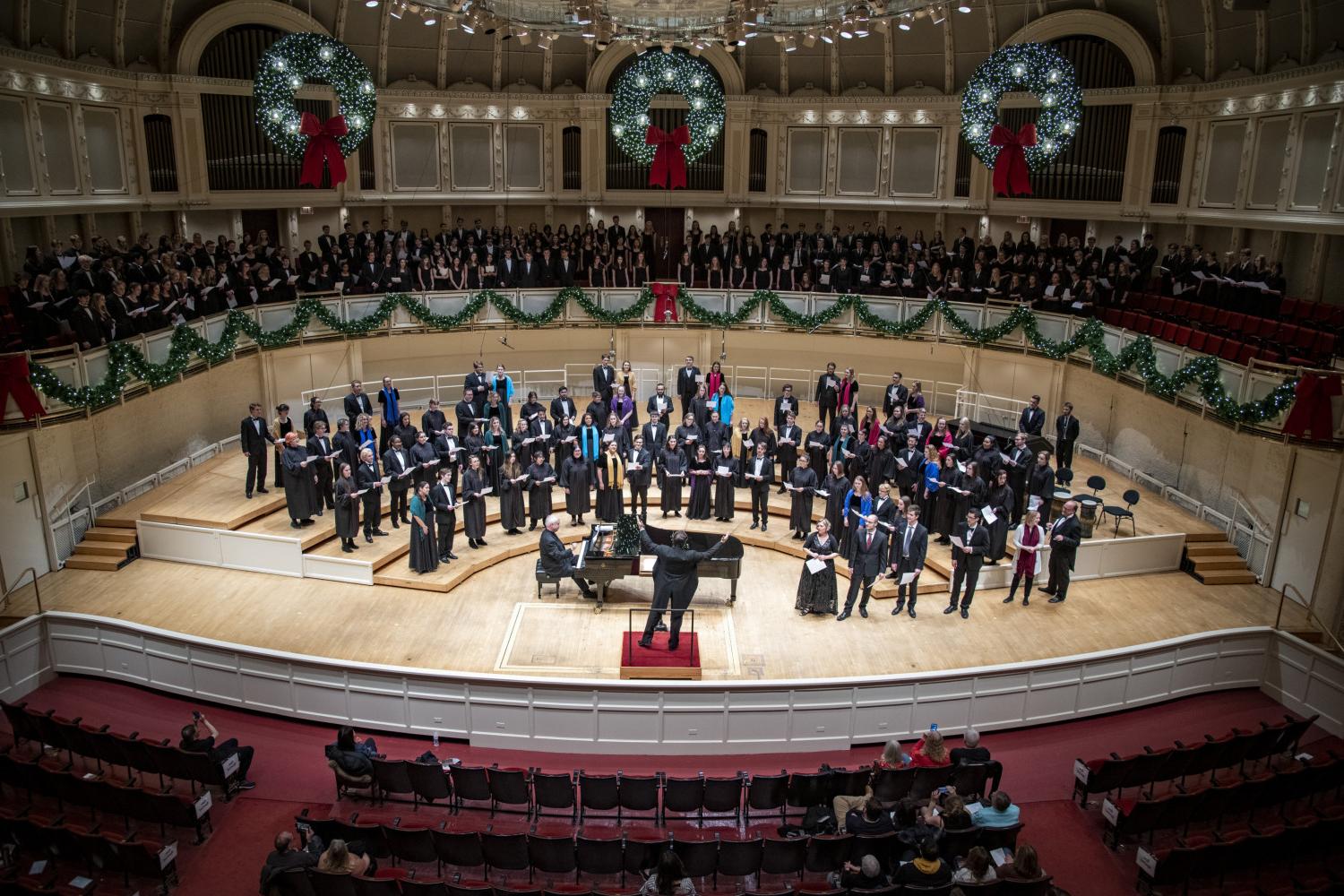 <a href='http://qjvu.ngskmc-eis.net'>bv伟德ios下载</a>合唱团在芝加哥交响音乐厅演出.